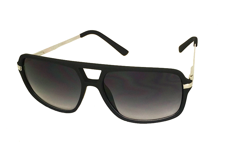 Matzwarte stijlvolle zonnebrillen voor mannen en vrouwen.
