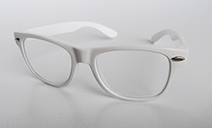 Witte wayfarer kinderbril met heldere glazen.