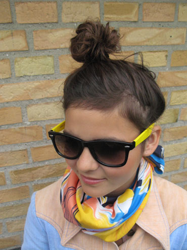 Zwart met gele wayfarer - sunlooper.nl - billede 2