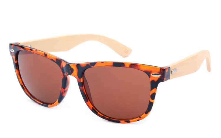 Bruine wayfarer zonnebril met bamboe - Design nr. 3050